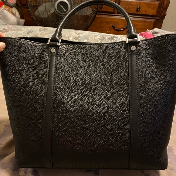 Michael Kors black handbag - Picture 3 of 8